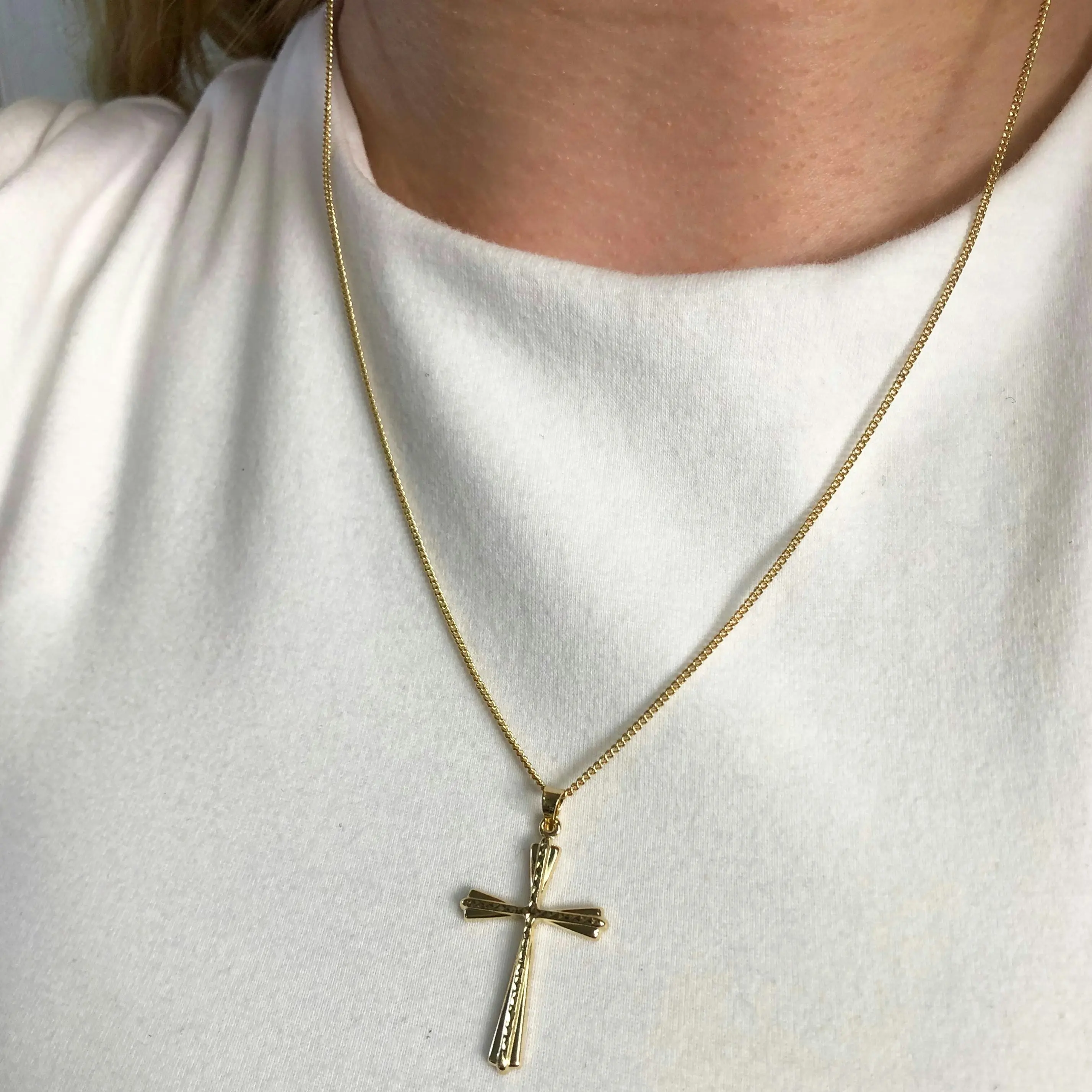 9ct Yellow Gold Fancy Cross Pendant