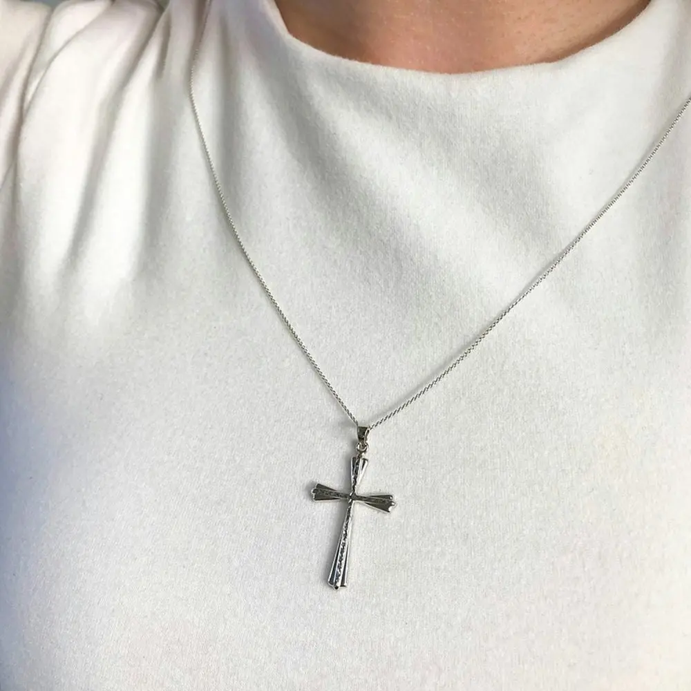 9ct White Gold Fancy Cross Pendant