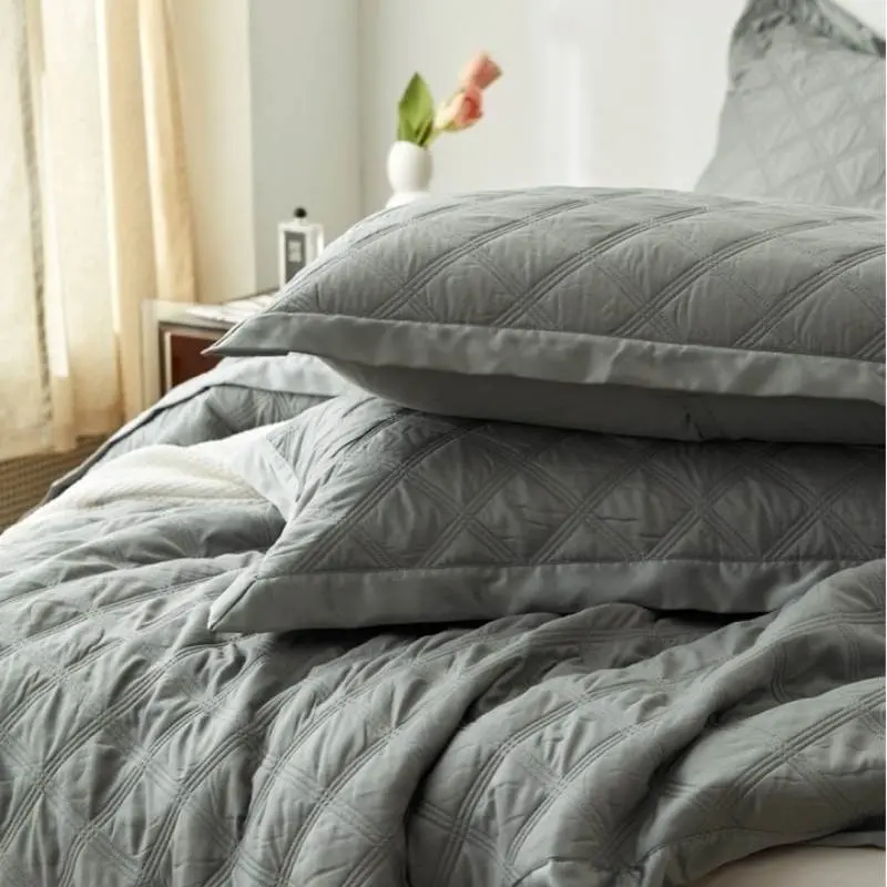 Handydenny Greymond Coverlet Set