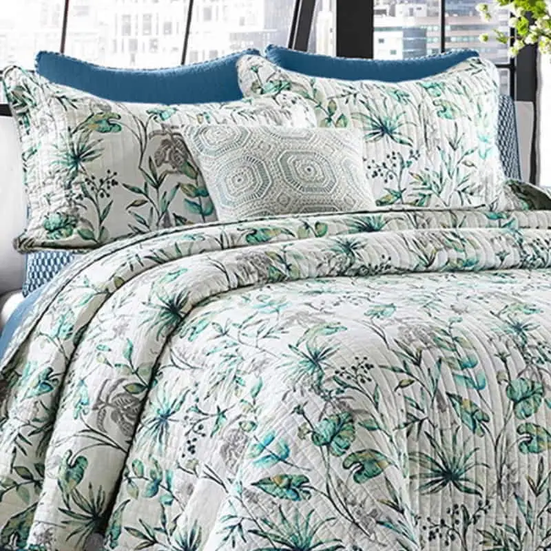 Classic Quilts Island Dreams Coverlet Set