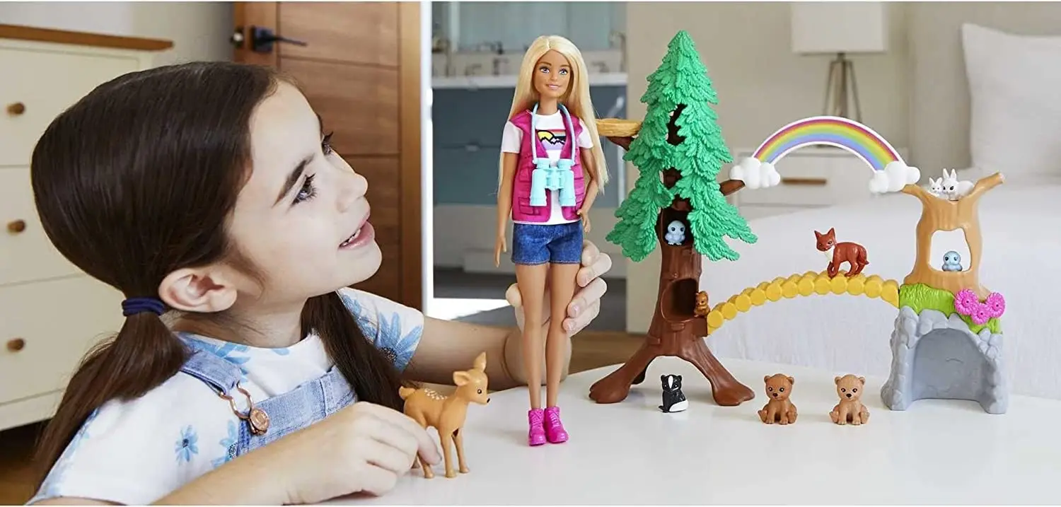 Barbie Career Wilderness Guide Playset with Doll And 10 Animal Figures