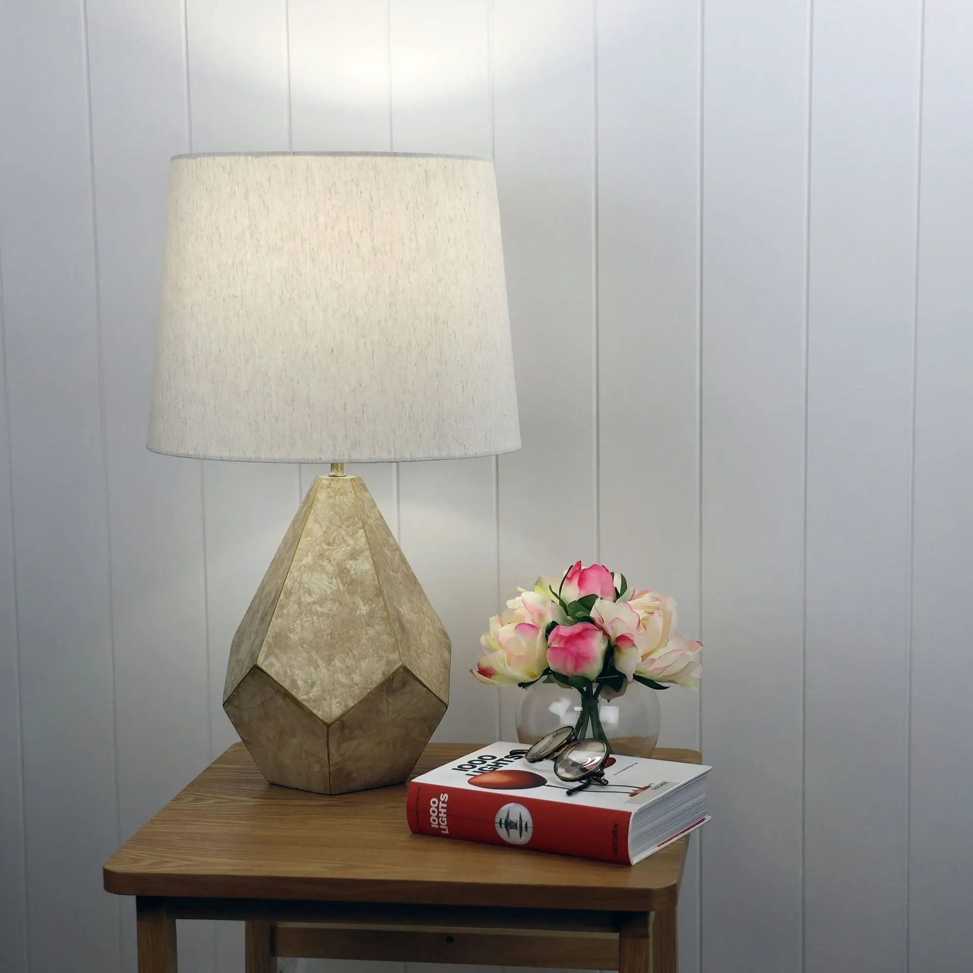 LEON Geometric Ivory and Gold Table Lamp