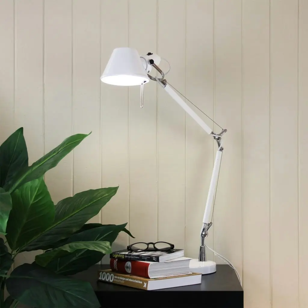 FORMA LAMP Retro Styled Adjustable Task Lamp White