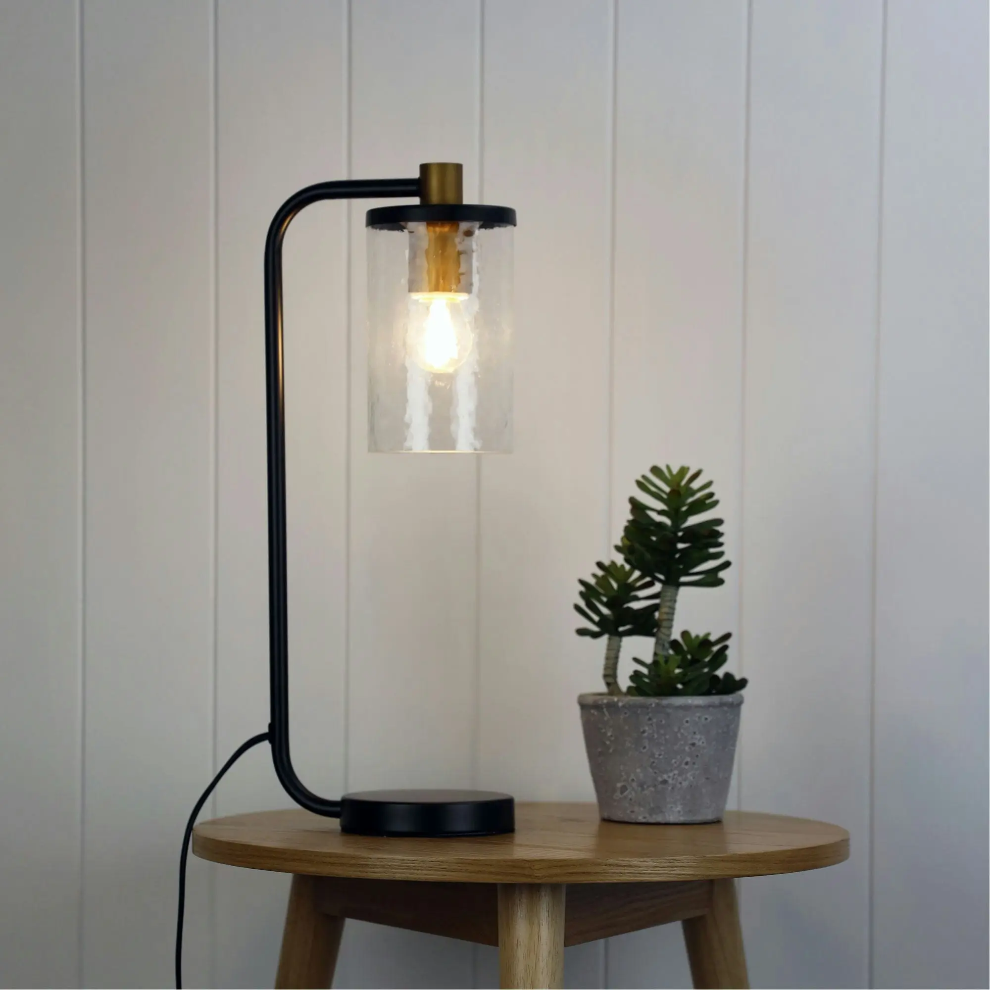 RAYMONT Table Lamp