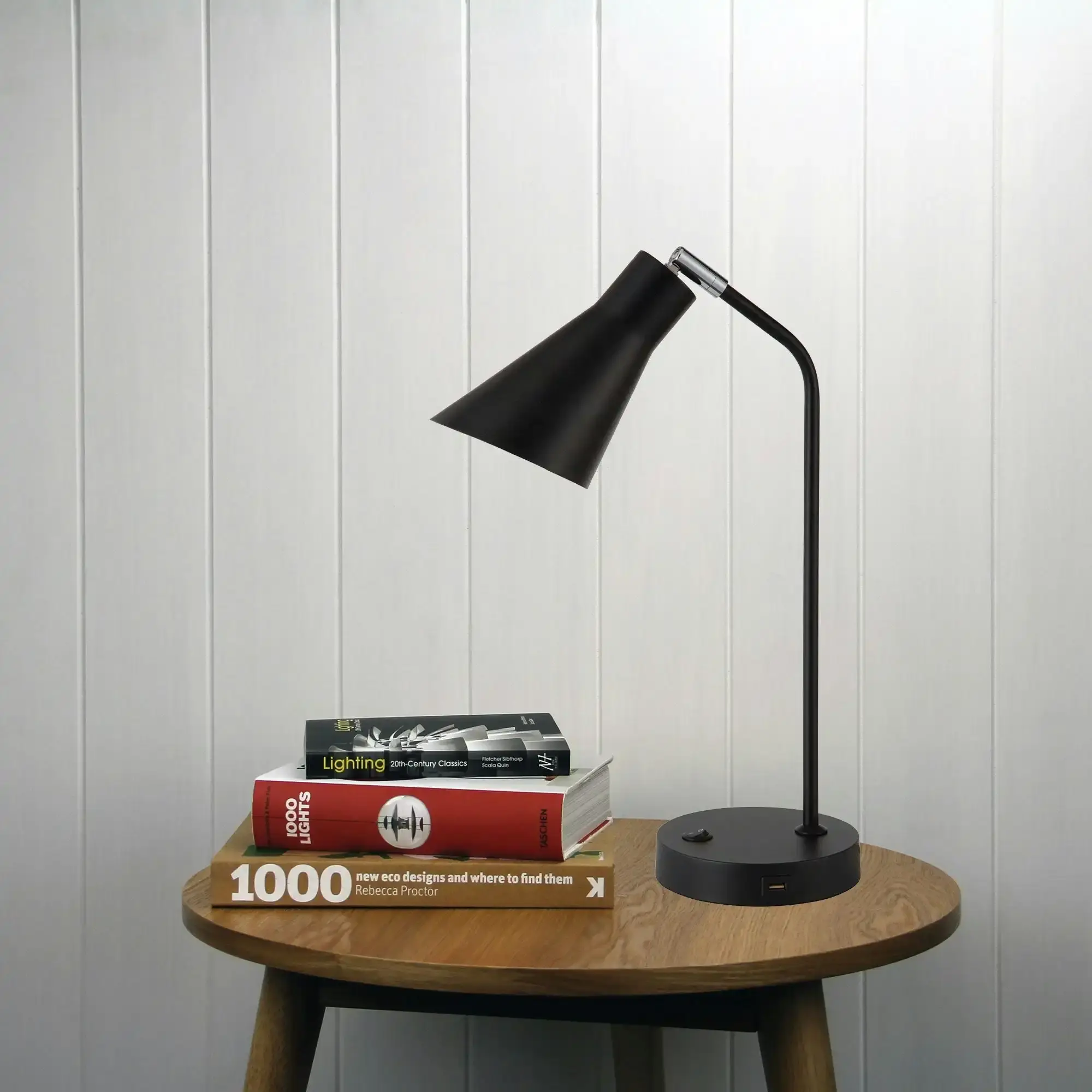 THOR DESK LAMP Black Desk Lamp with USB