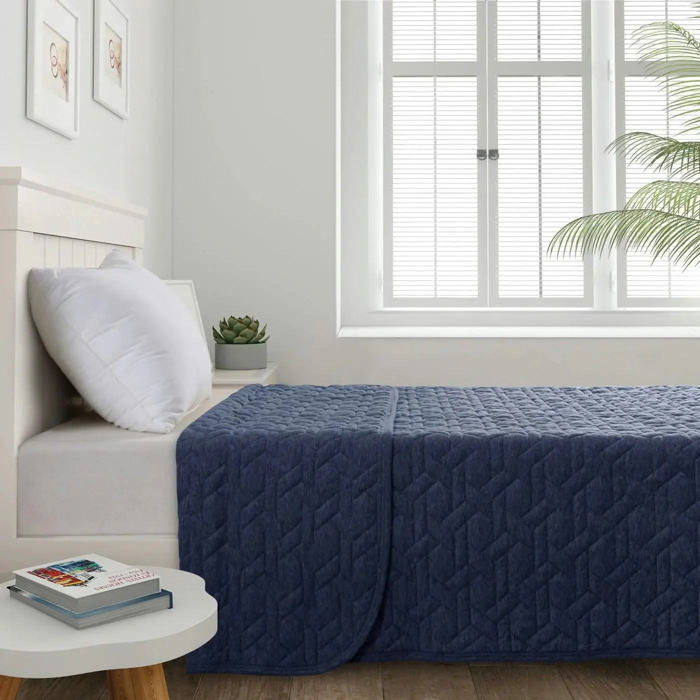 Dreamaker Cotton Quilted Blanket - Navy