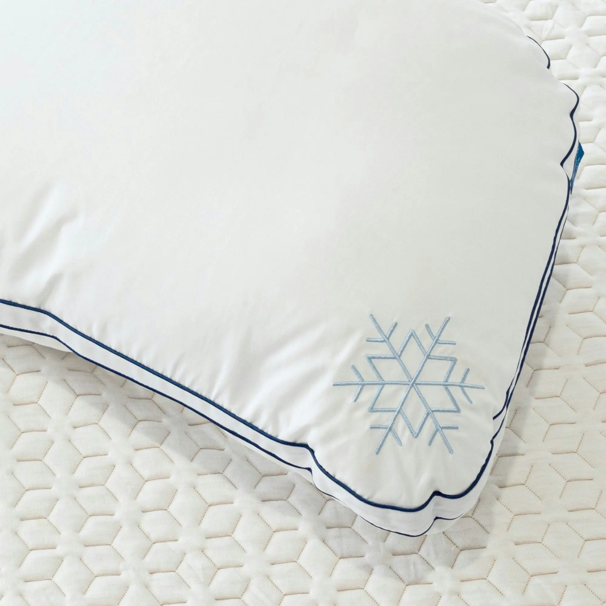 Moonshadow Contoured Thermocool Pillow