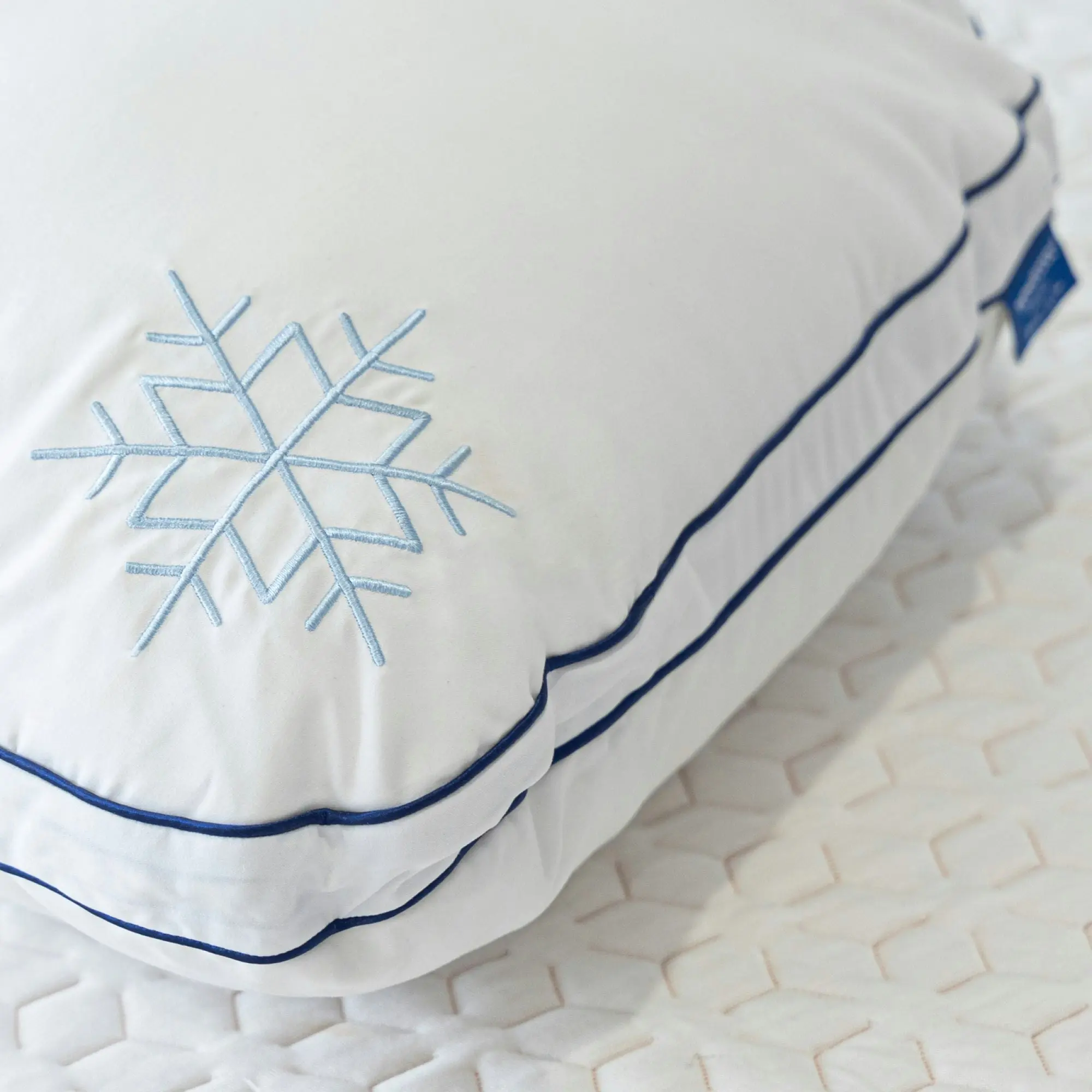 Moonshadow Contoured Thermocool Pillow