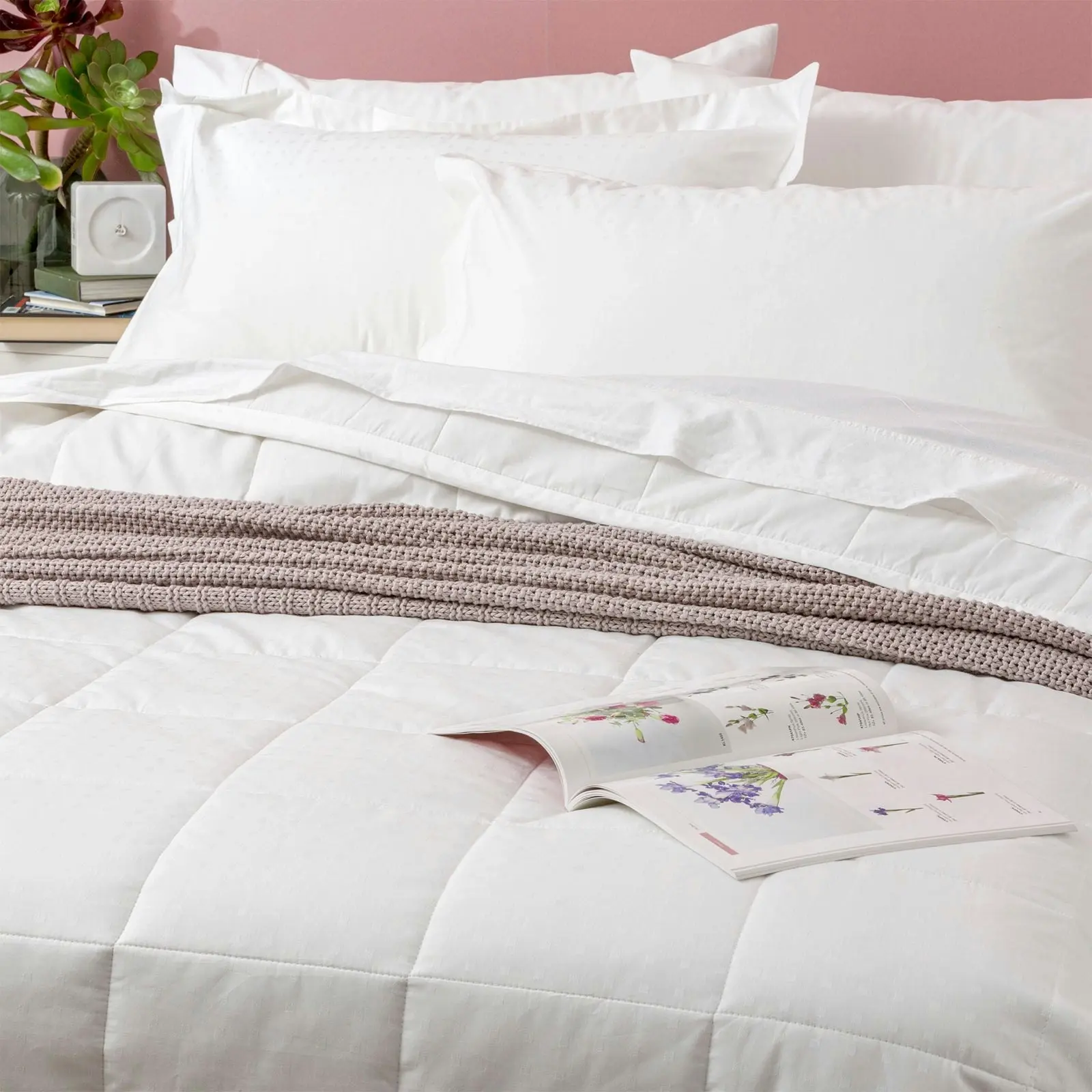 Ddecor Home Sofia 500 TC Cotton Jacquard Comforter Set - 2 Colours