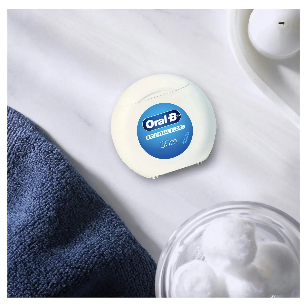 Oral-B Essential Floss Waxed 2x50m