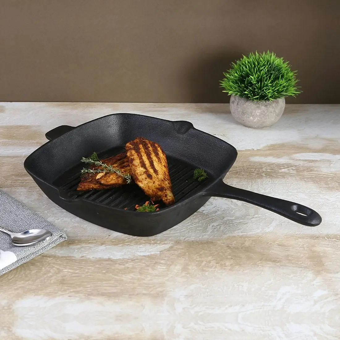 Wonderchef Forza- Pre Seasoned cast Iron Grill Pan 26 cm 2L