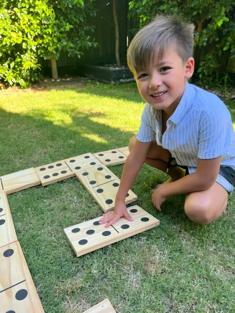 Mega Outdoor Dominoes Game Set with 28 Pieces 30cm