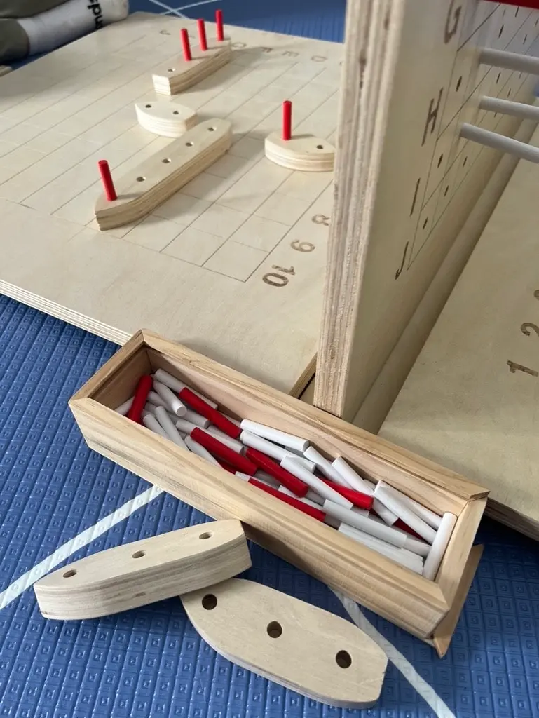 Wooden Giant Ships Game w/Carry Bag