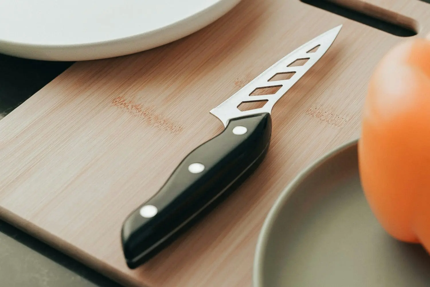 The Versatile Wonder Knife Chef Knife Standless Stell Blade Stay Smooth & Sharp