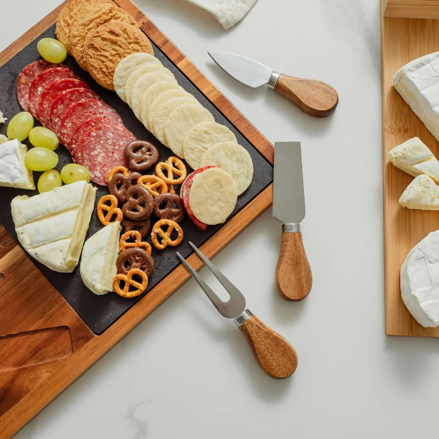 Clevinger 4 Piece Acacia Wood & Slate Cheese Board With Knife Set