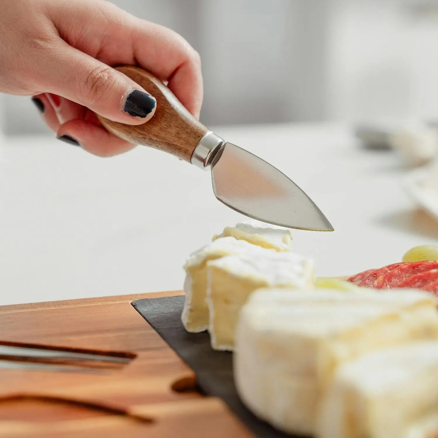 Clevinger 4 Piece Acacia Wood & Slate Cheese Board With Knife Set