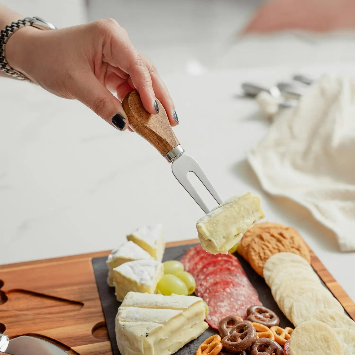 Clevinger 4 Piece Acacia Wood & Slate Cheese Board With Knife Set