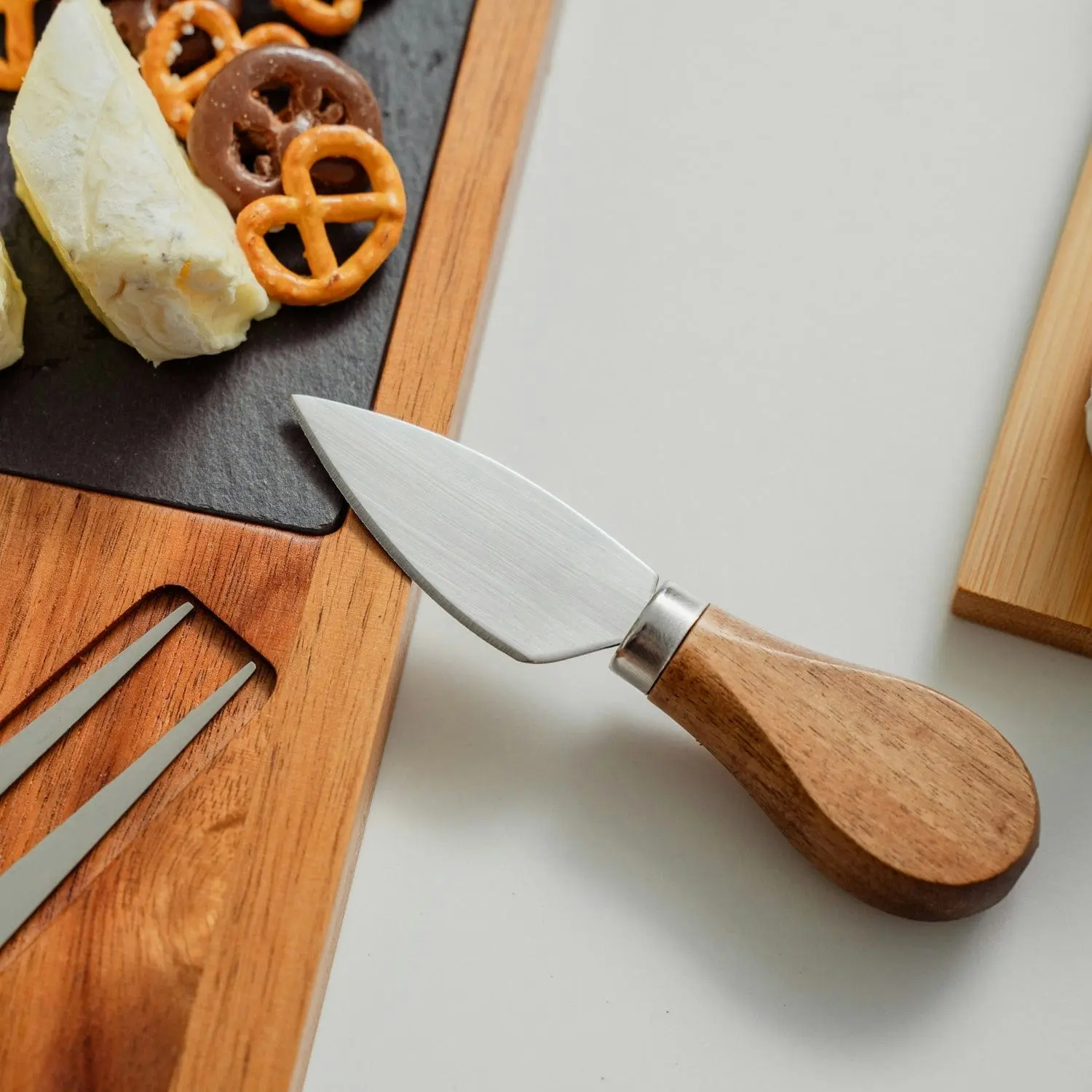 Clevinger 4 Piece Acacia Wood & Slate Cheese Board With Knife Set