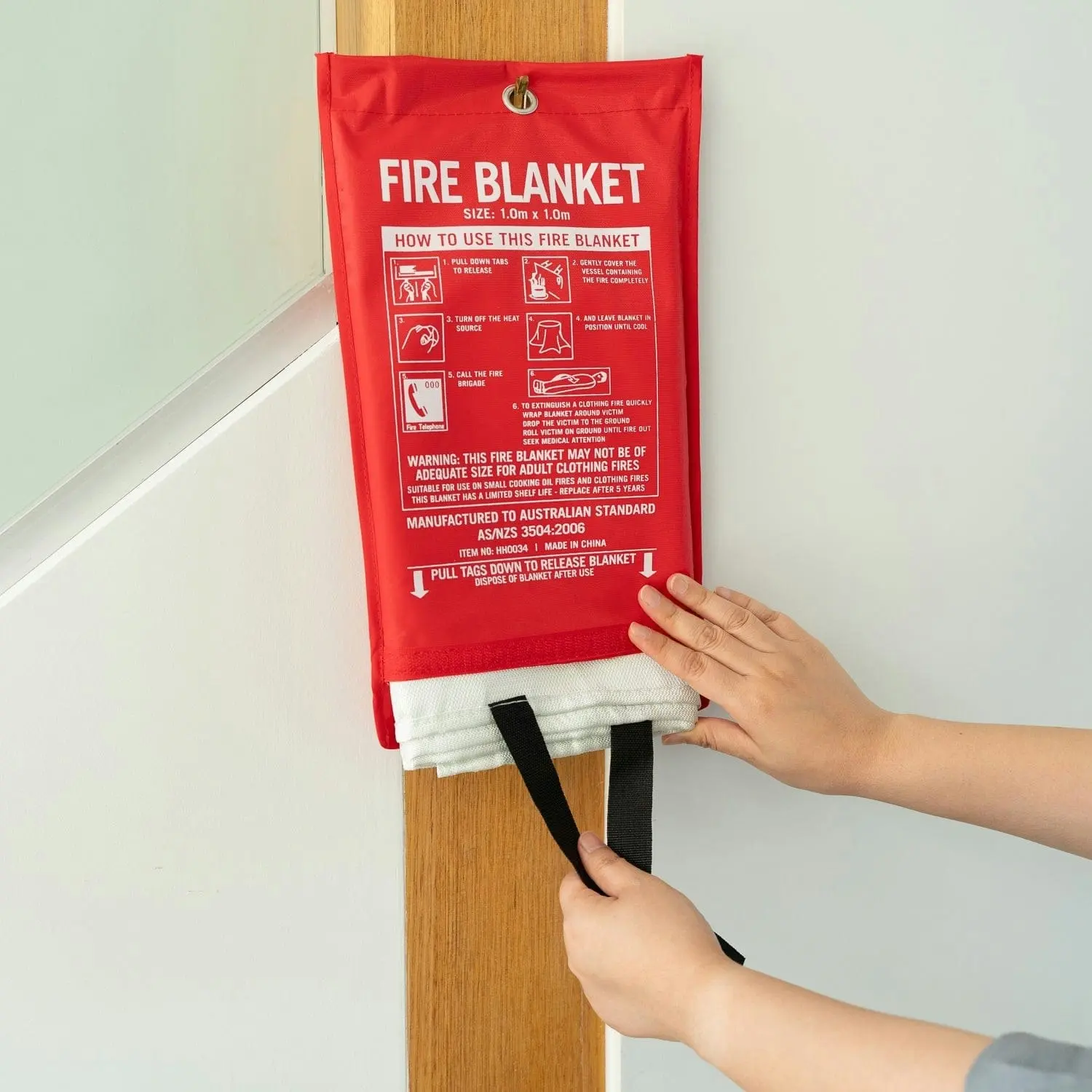 Fibreglass Fire Extinguishing Blanket for Home Car Boat Caravan Safety 1m x 1m