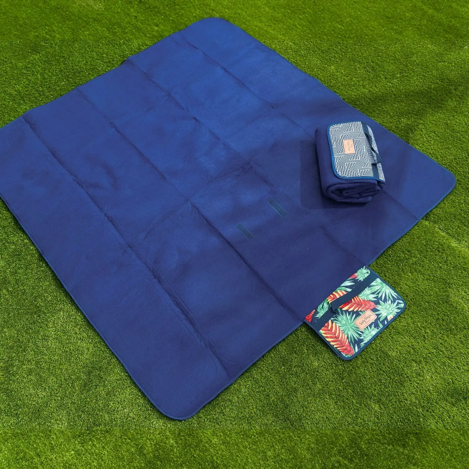 Lazy Dayz Fleece Picnic Rug - Makena