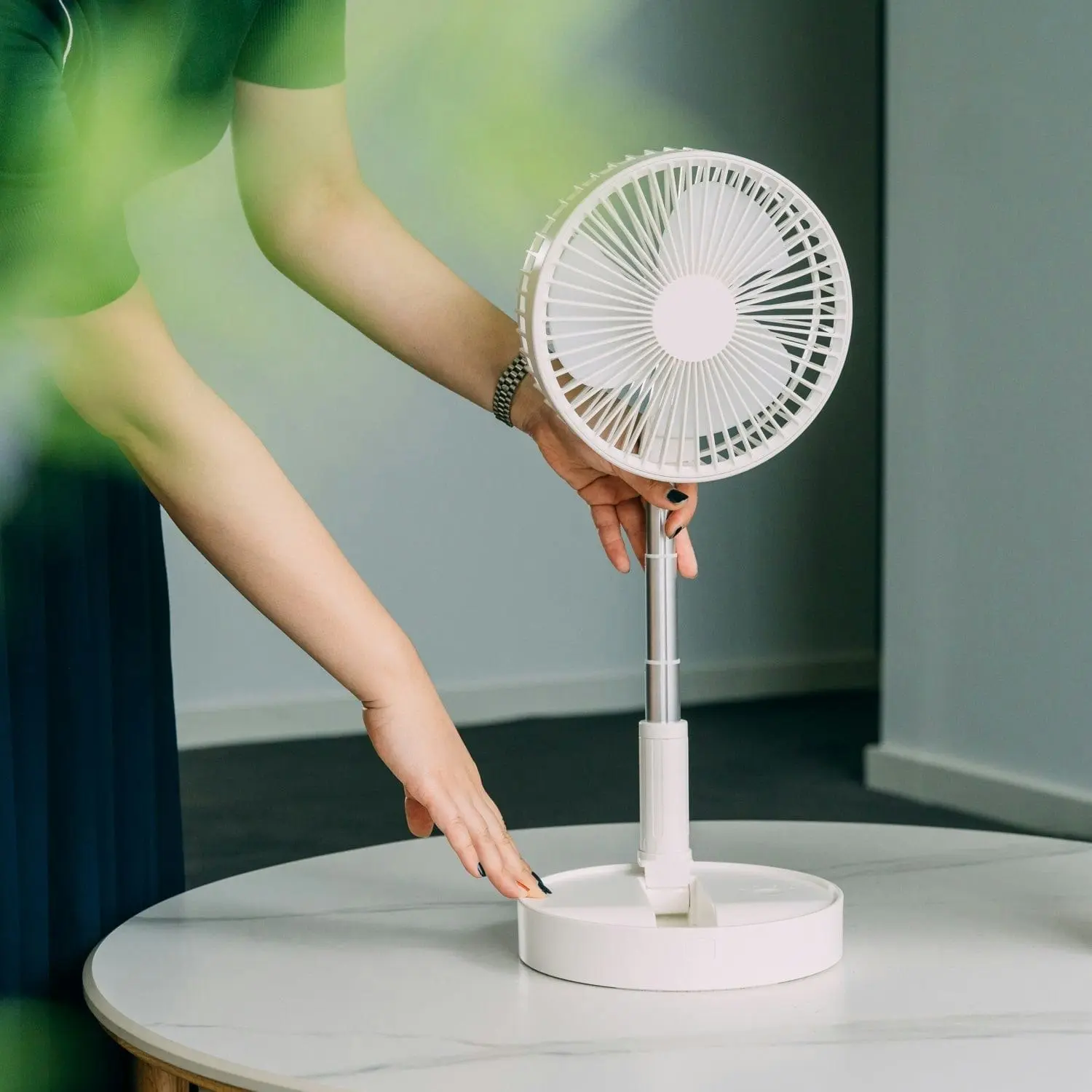 Folding Telescopic 4.5W Portable Height/Tilt Adjustable Rechargeable Cordless Fan