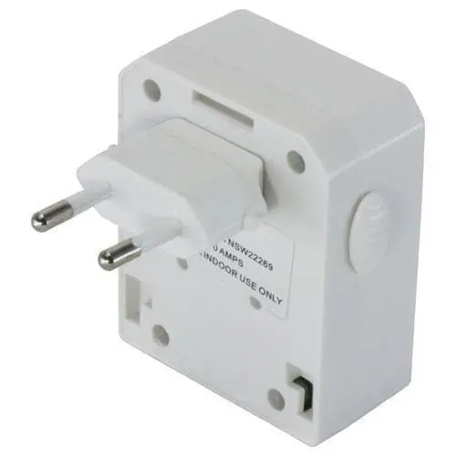 Jackson Universal Travel Adaptor with 2 x USB - Au to 150 Countries