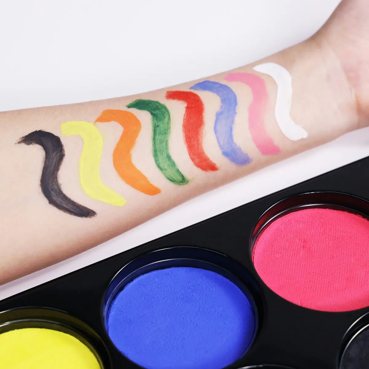 8 Face Paint (25g each)