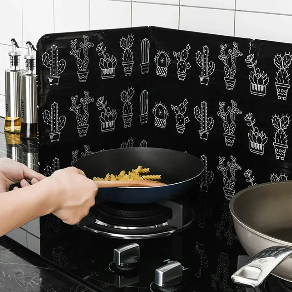 2 Pcak Foldable Kitchen Gas Stove Baffle Plate Kitchen Frying Pan Oil Splash Protection Screen