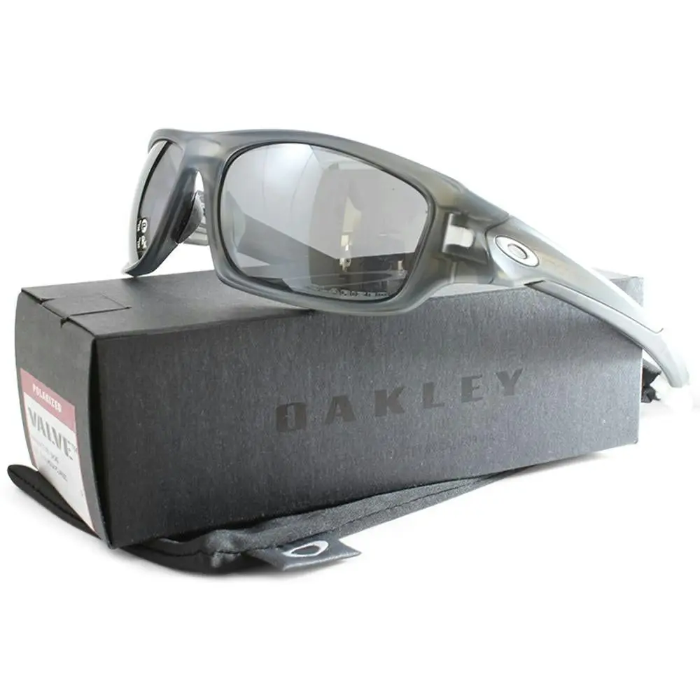 Oakley Valve Matte Grey Smoke/Black Iridium Polarised Men's Sunglasses OO9236-06