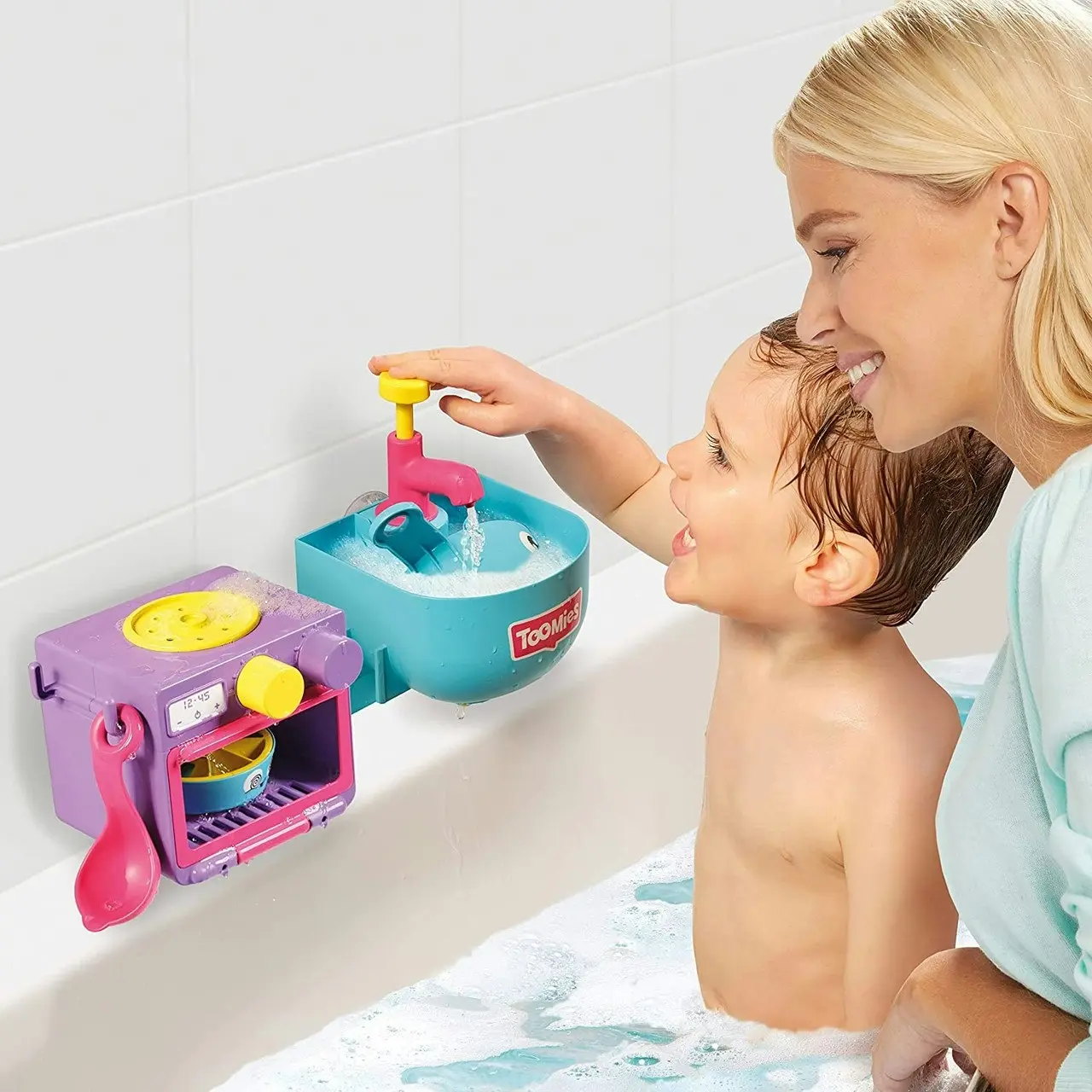 TOMY Toomies Bubble and Bake Bathtime Kitchen