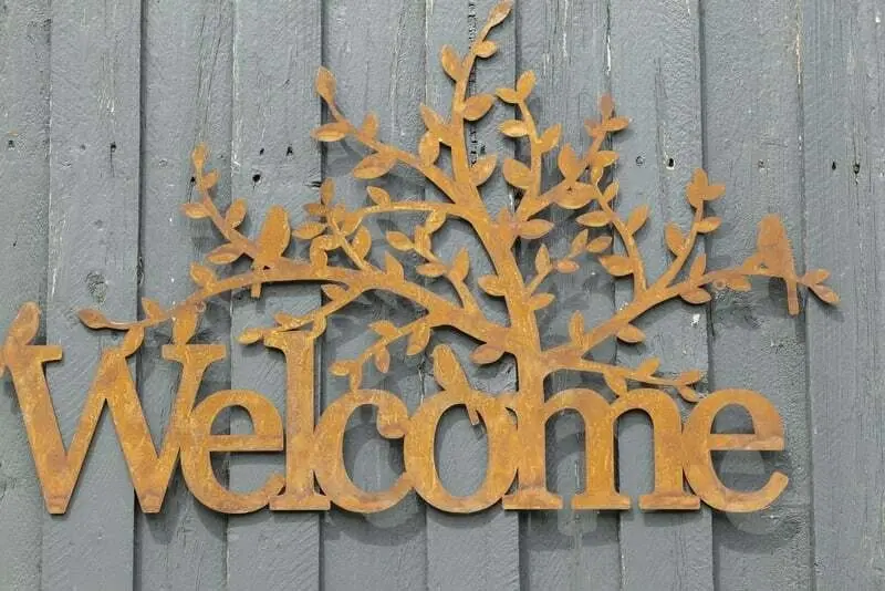 Willow & Silk Laser Cut 90cm Rustic Metal Tree 'Welcome' Sign Wall Art