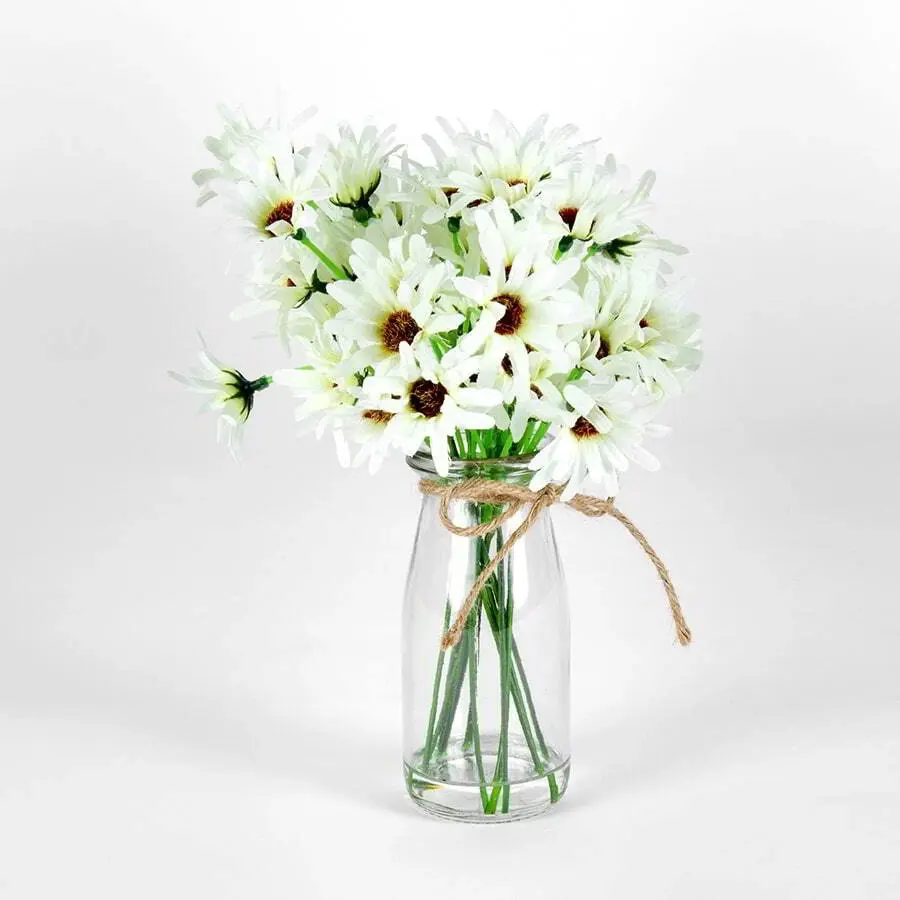 Willow & Silk Artificial 25cm White Chrysanthemum Flower In Glass Vase/Pot