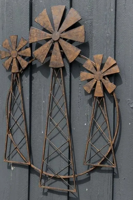 Willow & Silk Metal 81cm Rusty Country 3 Windmills Circle Wall Art