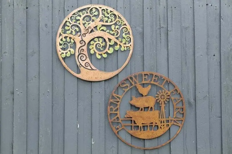 Willow & Silk Laser-Cut 60cm Rusty Metal 'Farm Sweet Farm' Round Wall Art