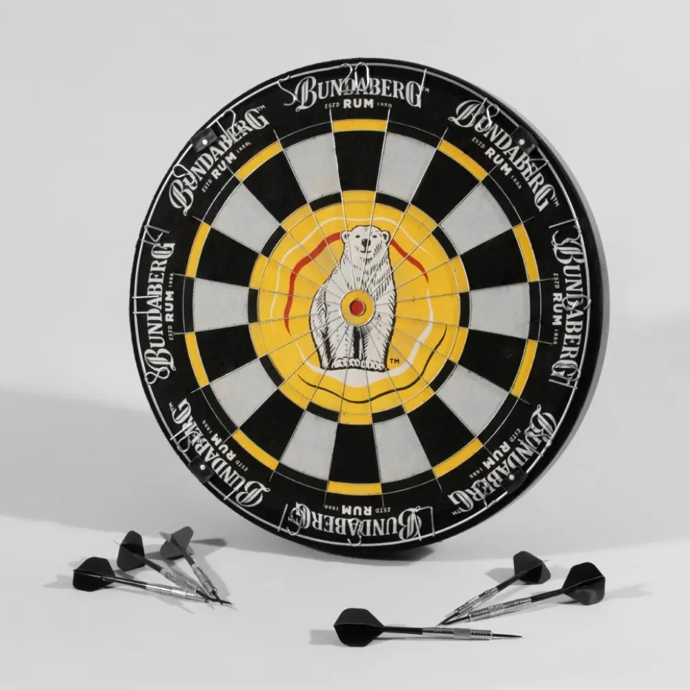 Bundy Dartboard With 6 Darts