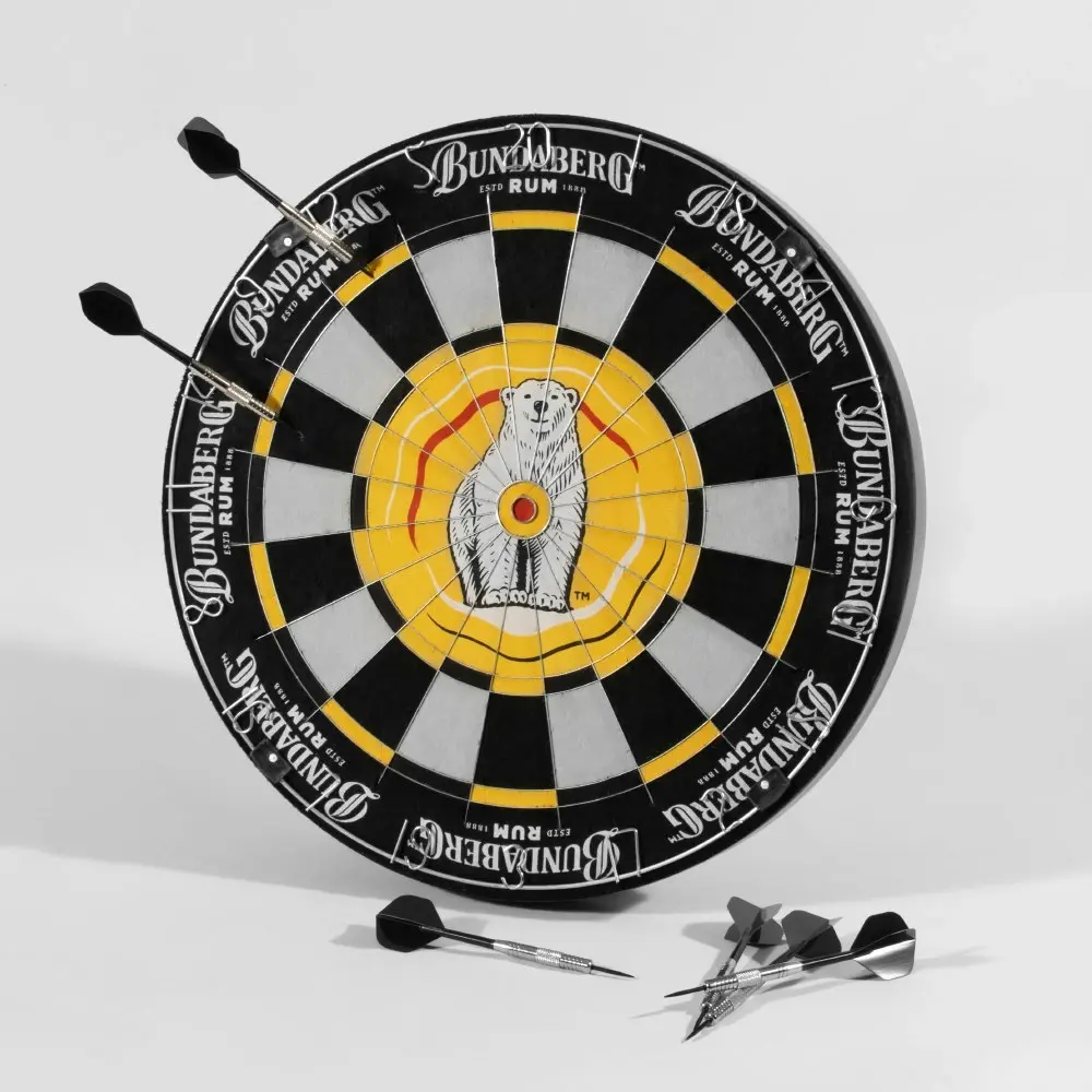 Bundy Dartboard With 6 Darts