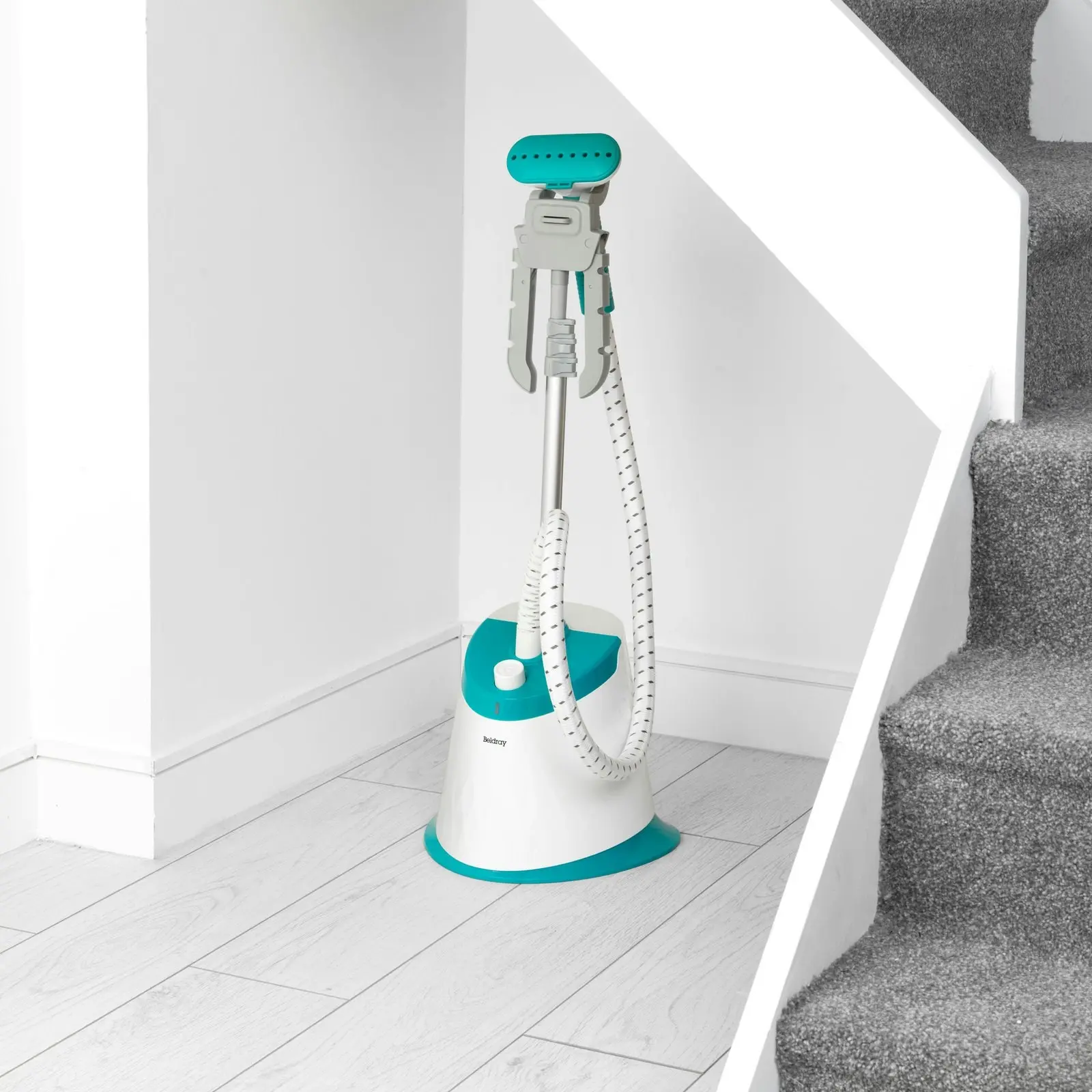 Beldray Electric Garment Clothing/Fabric Standing Steamer 1800W w/Water Tank