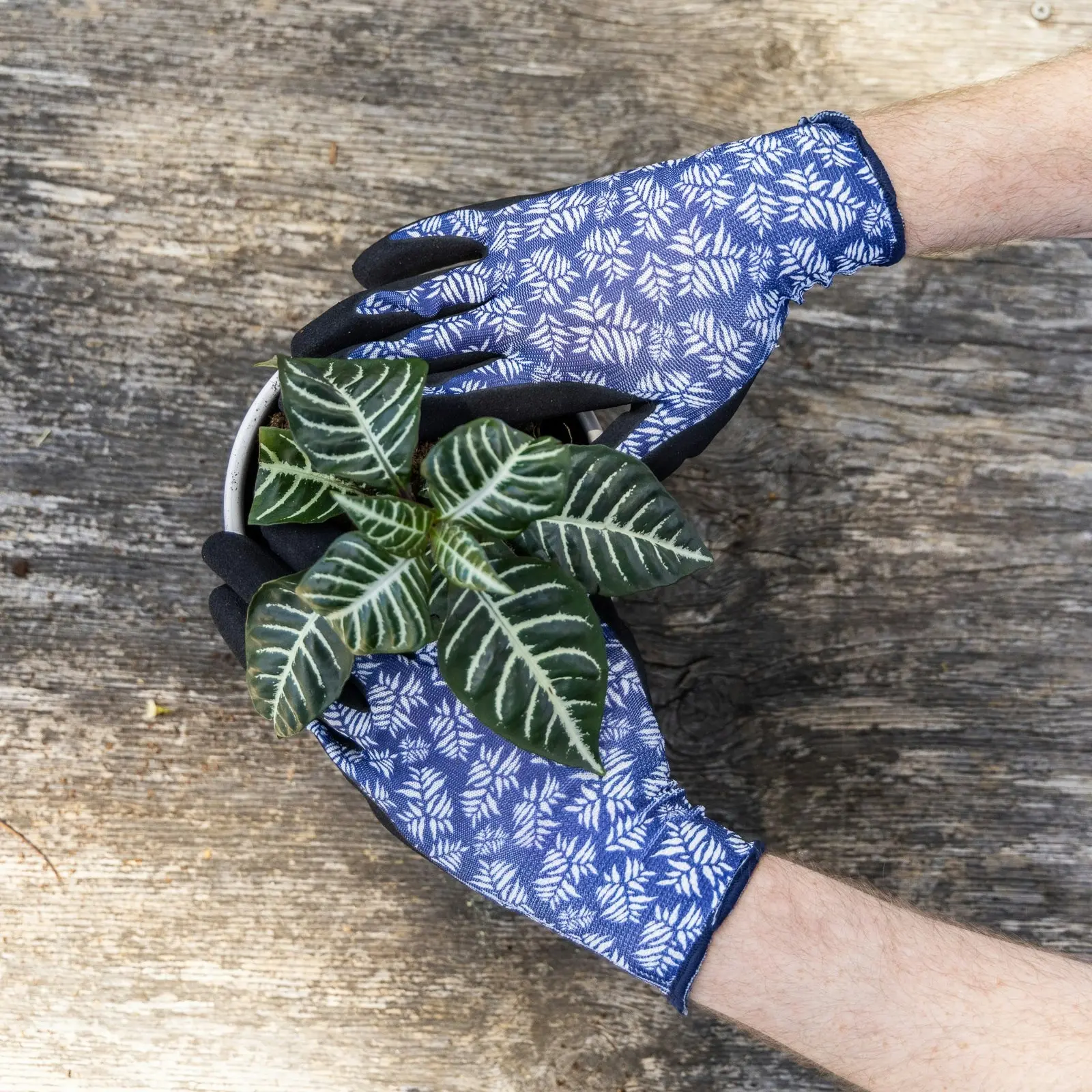 3x Cyclone Size Medium Gardening Gloves Fern Pattern Polyester/Nitrile PUR/BLK