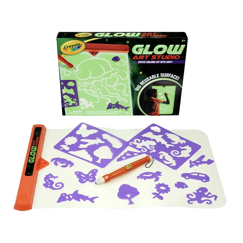 Crayola Kids/Childrens Creative Reusable Glow In The Dark Draw Art Studio 96m+