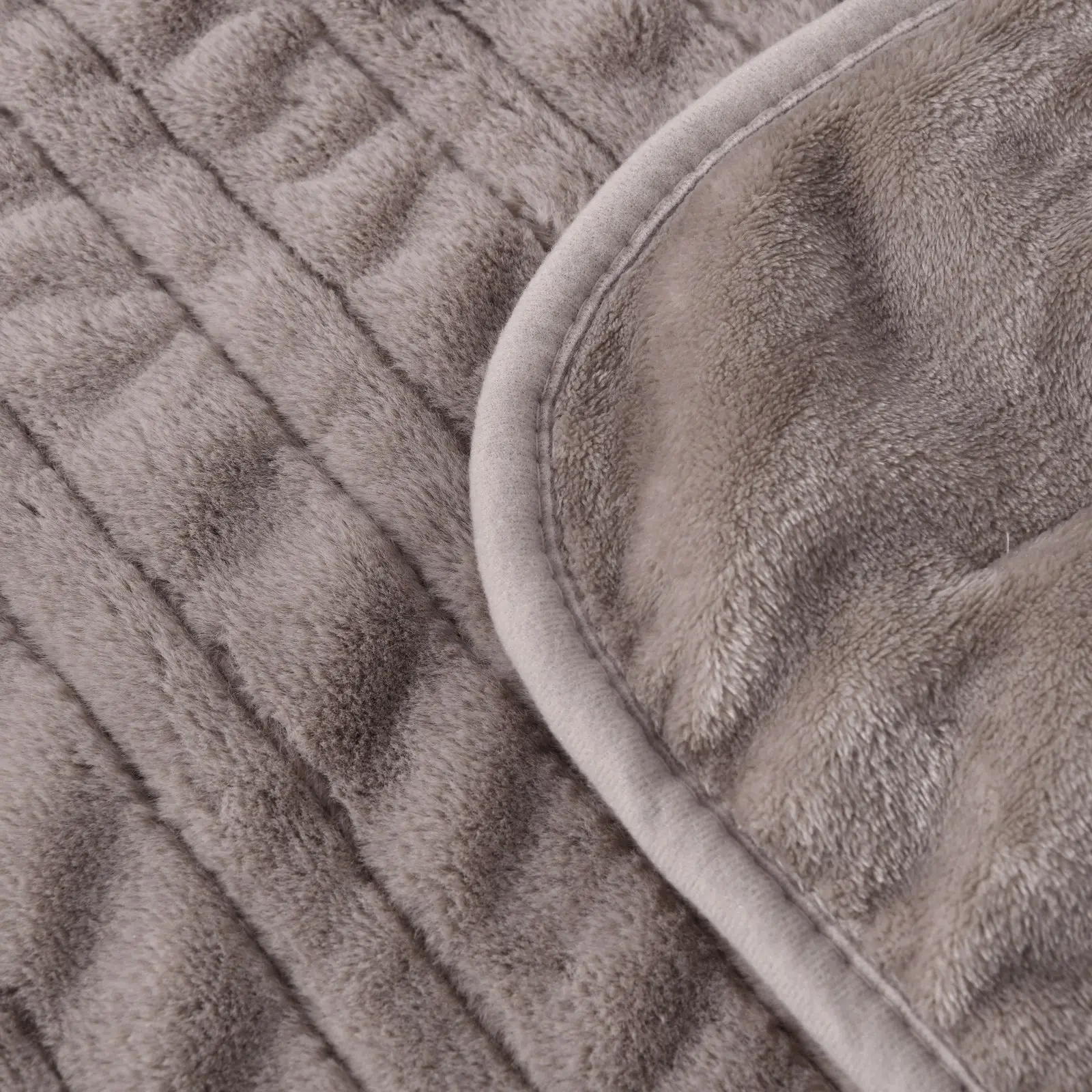 Dreamaker Faux Mink Heated Throw Mocha 160x120cm