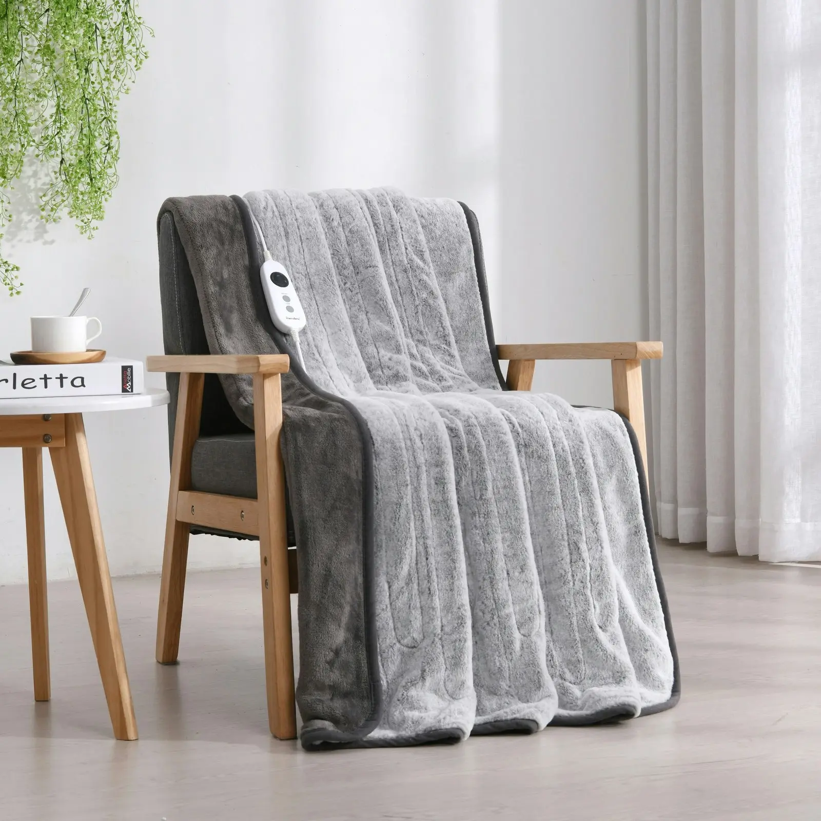 Dreamaker Faux Mink Heated Throw Silver with White Tip 160x120cm