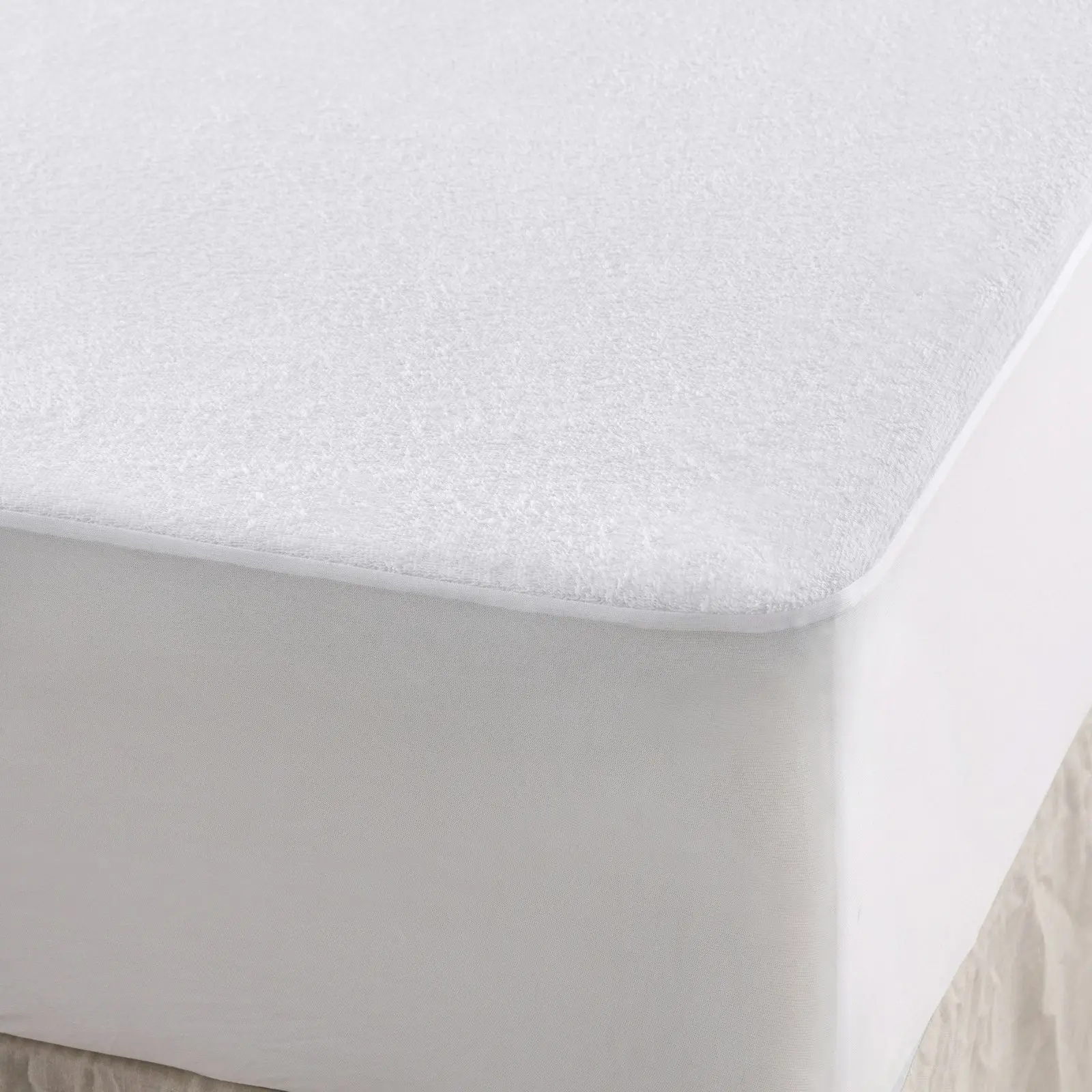 9009433 Dreamaker Bamboo Terry Waterproof  Mattress Protector - Super King Bed