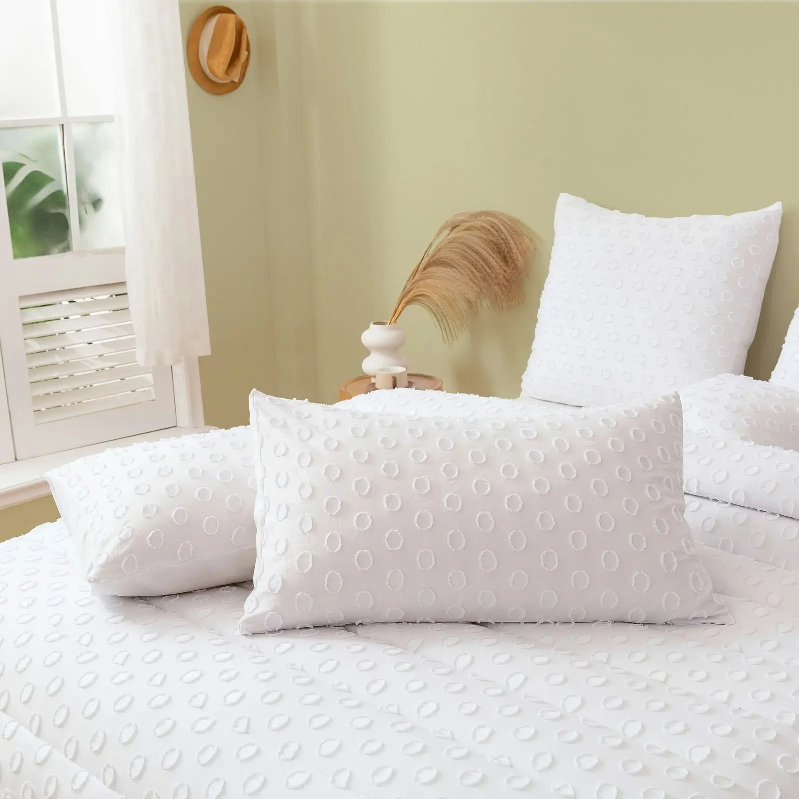 Dreamaker Haven Spot 6 Piece Comforter Set White Super King Bed