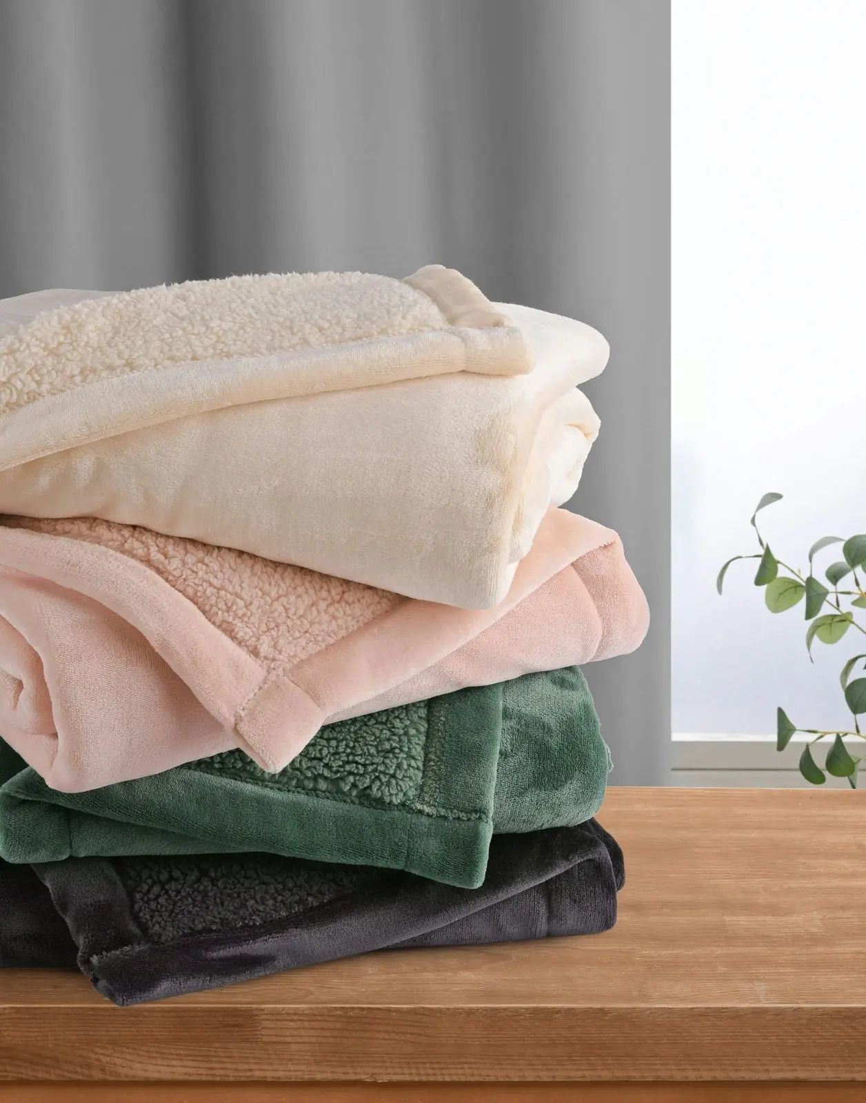 Serene Hudson Fleece and Sherpa Reverse Throw Blanket Blush 180x200cm