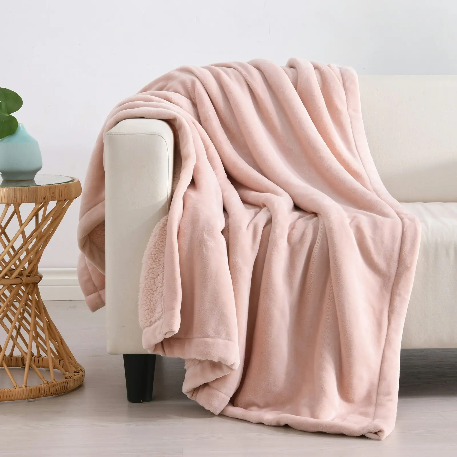 Serene Hudson Fleece and Sherpa Reverse Throw Blanket Blush 180x200cm