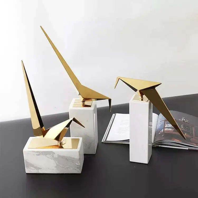 Viviendo Iconic Avian Plinth Art Sculpture in Marble & Stainless steel