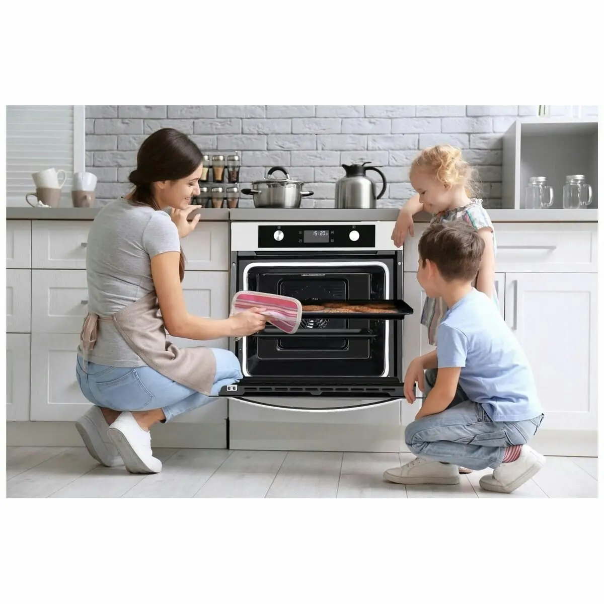 Linarie 60cm Pyrolytic Electric Built-in Oven