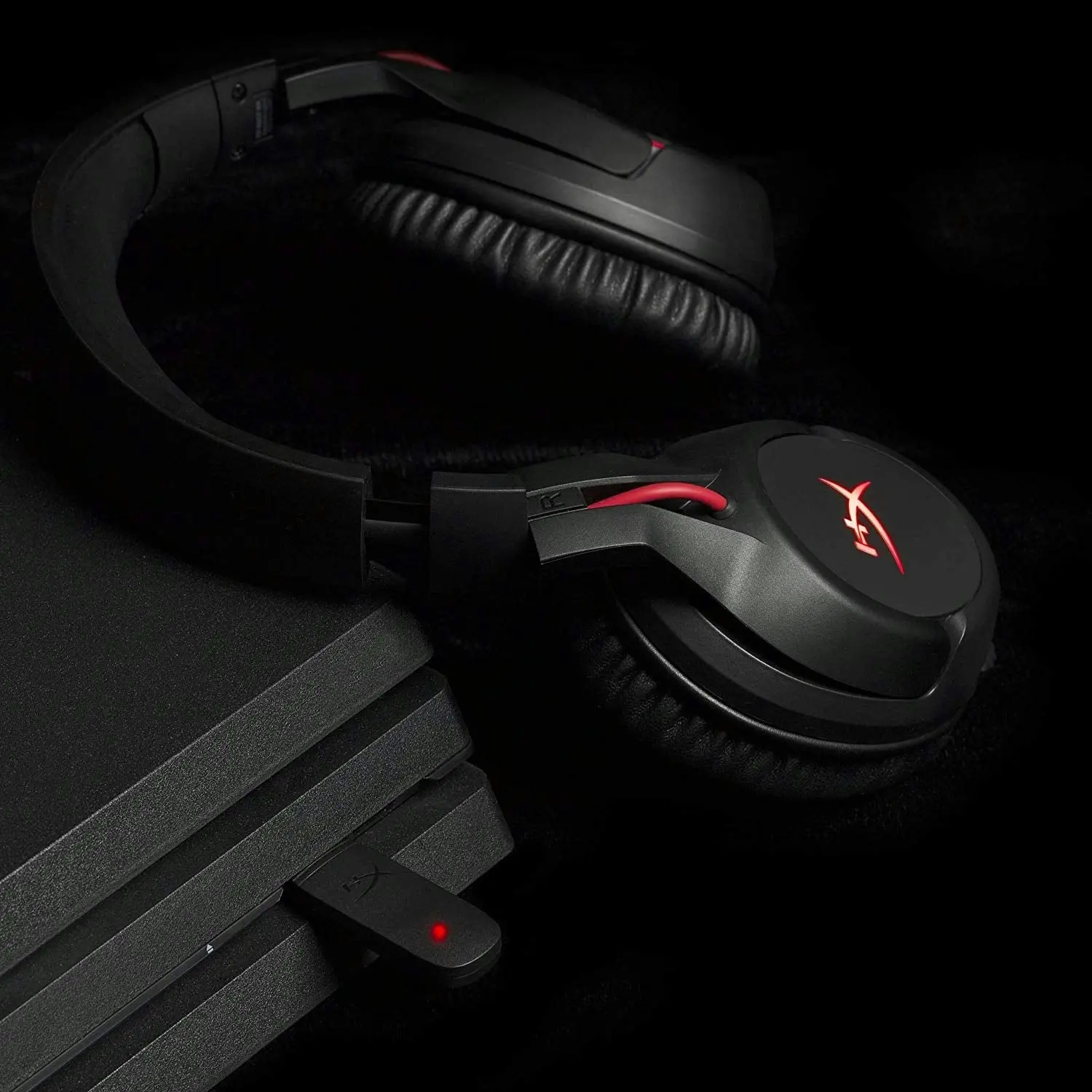 HyperX Cloud Flight - Wireless Gaming Headset, with Long Lasting Battery Up to 30 hours of Use, Detachable Noise Cancelling Microphone