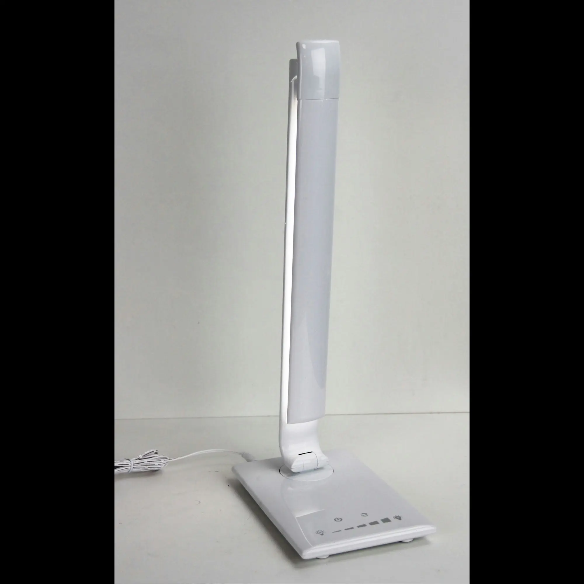 LUKE Touch Dimming LED Lamp with USB Port