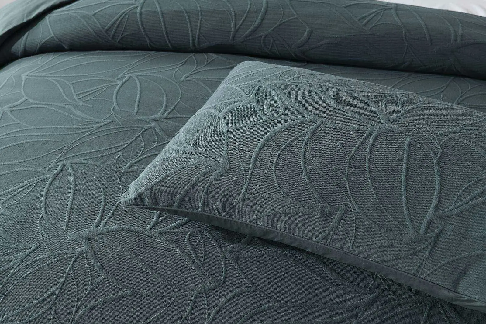 Barlyn Dark Slate Quilt Cover Set